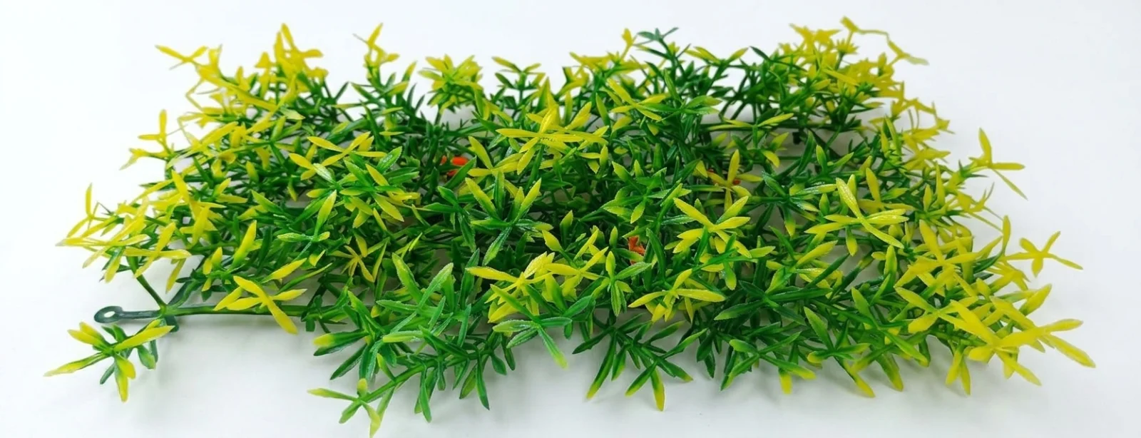 PLANTA ARTIFICIAL PARA ACUARIOS – TAPIZ (25 X 15 CM)